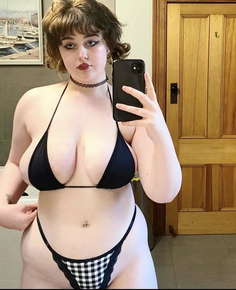 Milabloomoo beautiful model img