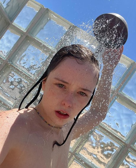 Suzieson pretty actress photos