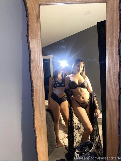 Kassandra Lee  top profile image