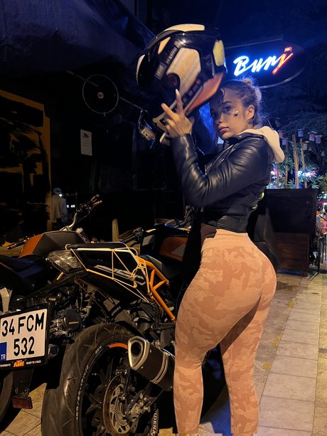 Gizem Bagdacicek nice pornstar image
