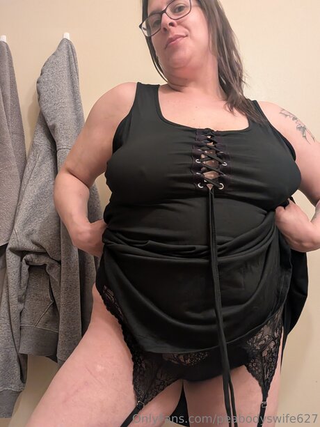 Peabodyswife627 star pornographic picture