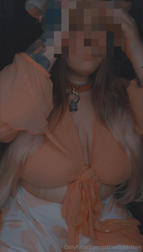 St0nedbbkitten naked model picture