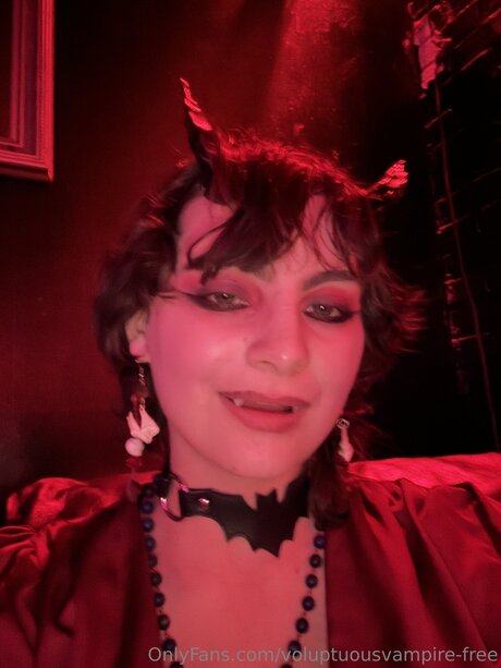 Voluptuousvampire Free profile image