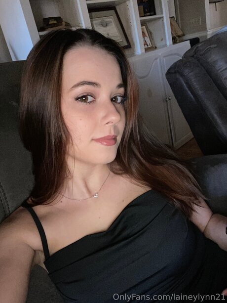 Laineylynn21 sex model pictures