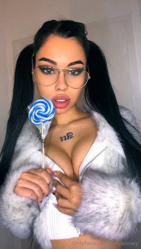 Mayarosey model adult img