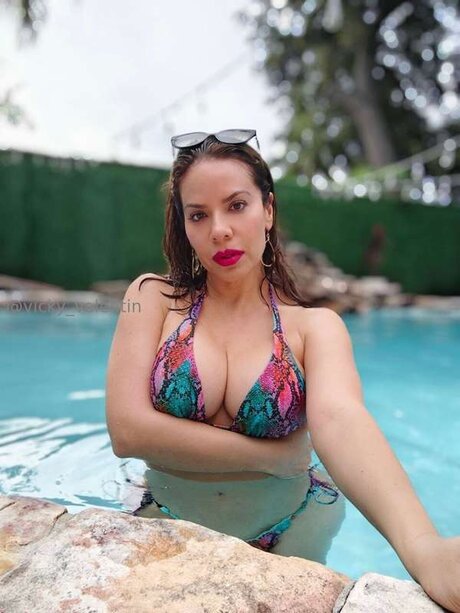 Victoria Valentin naked model galleries