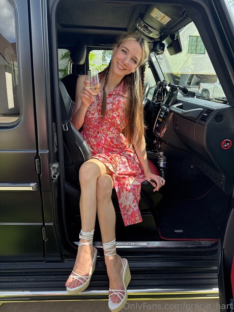 Gracie Hart top model gallery