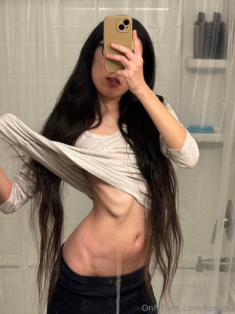 Koyuzu xxx model photo