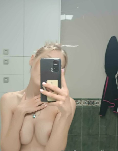 fosyy nude pornstar img