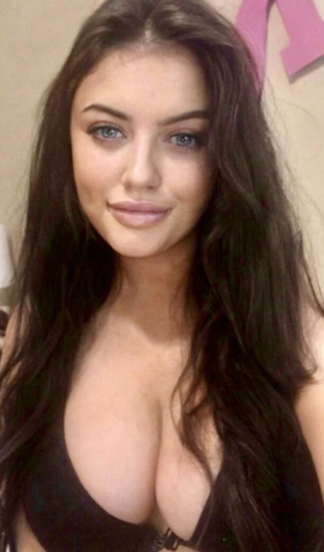 Urgrlkc model naked archive