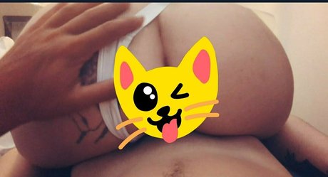 bimbotfree erotic model img