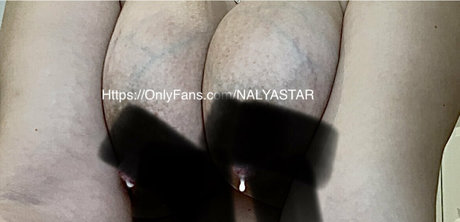 nalyastarfree naked actress pic