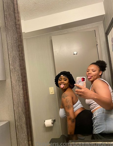 bonniexclyde18 star pornographic photos