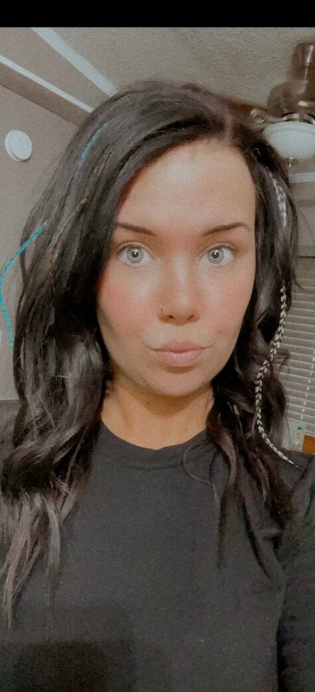 sadiedavis1187 top profile image