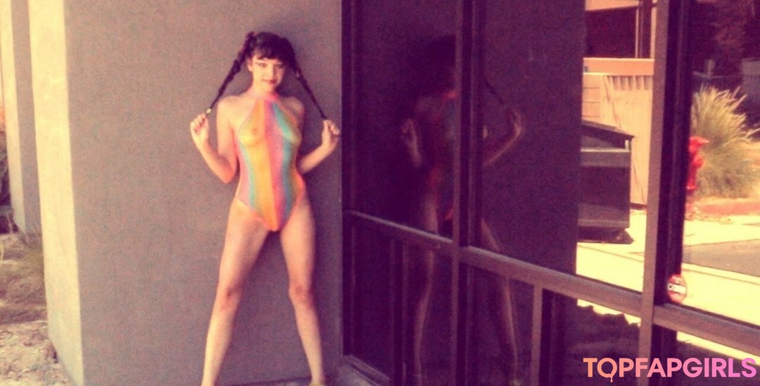 stellaaeternum model best picture