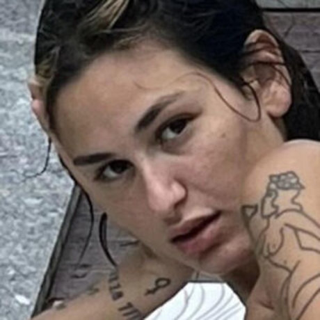 Nikairani pornographic actress photos