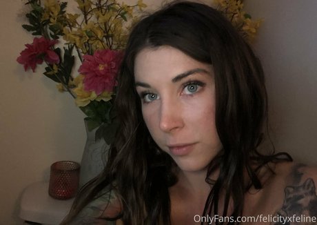 felicityfeline sexy pornstar pic