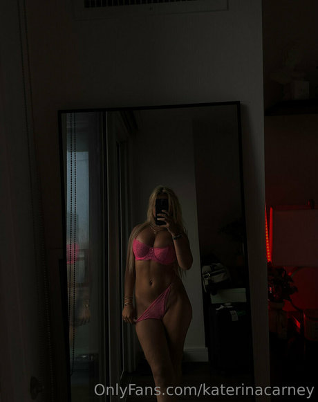 katerinacarney naked star picture