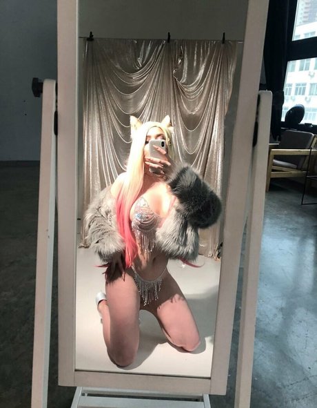Hessakai nude star photo