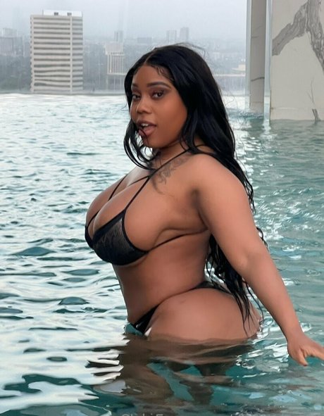 msyummys model nude archive