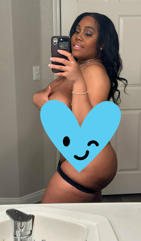msyummys nudes star img