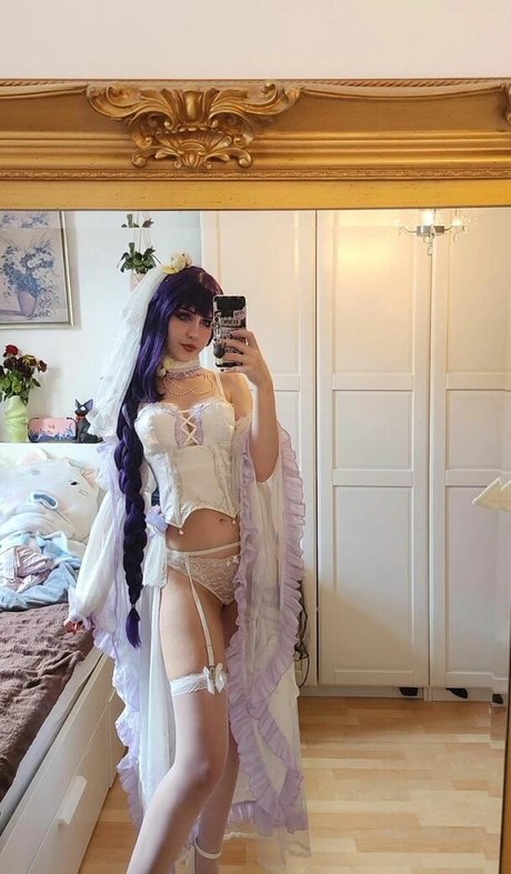 Yuneeko model top images