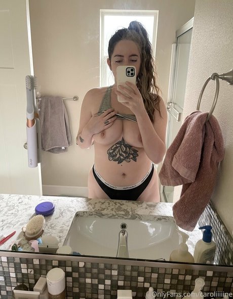 caroliiiiine sex pornstar image