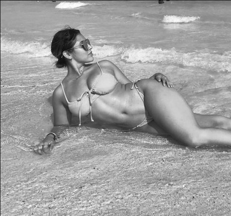 Vivi Alto model free photo