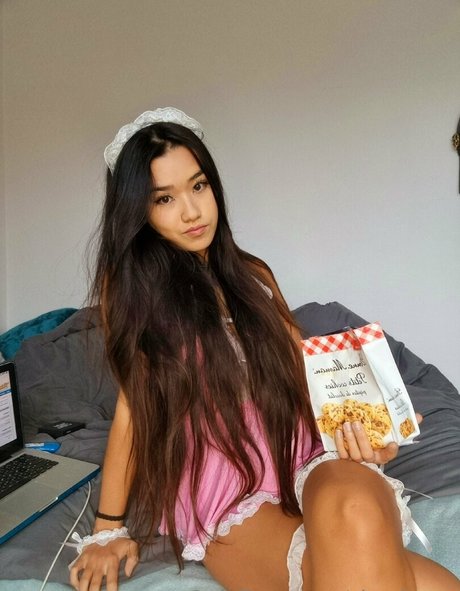 shachatte high quality pornstar photo