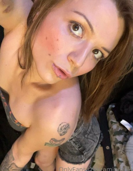 amythrill nice model pic