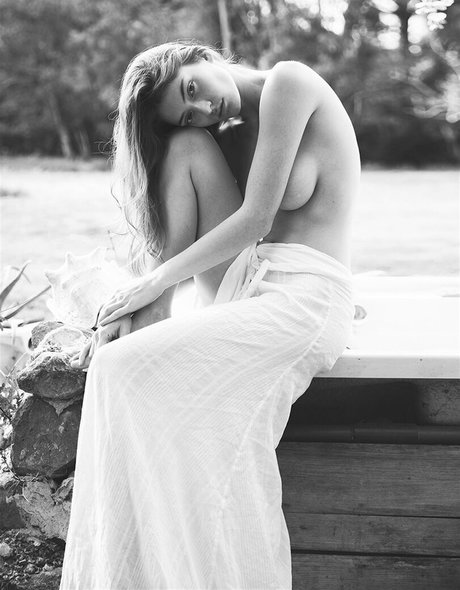 Lena Bussolino model sexy img