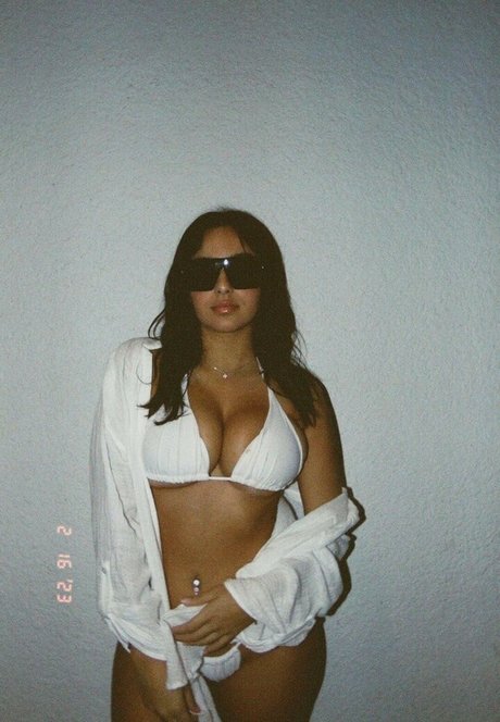 Emma Petisco model pornographic pic