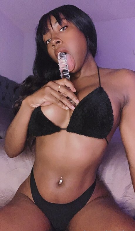 amariantics model best pic