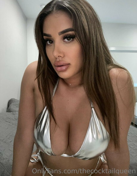 thecocktailqueen model pornographic photos