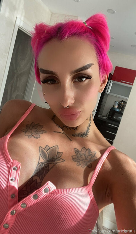 arielgratis nudes actress photos