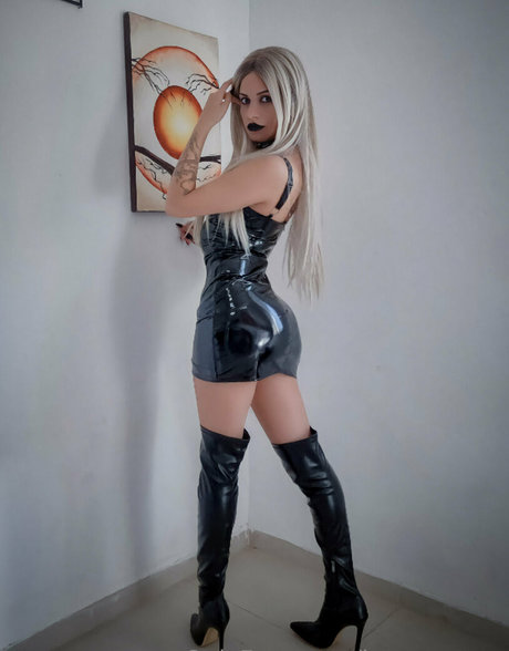 janeromeno hot star images