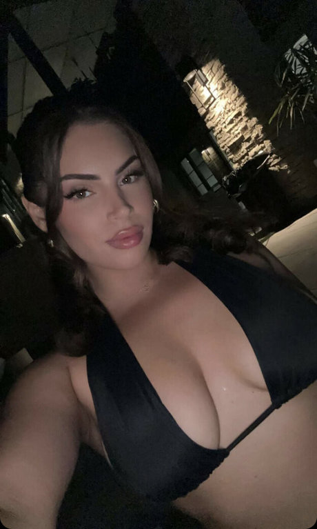 Nazanin Kavari art actress photo