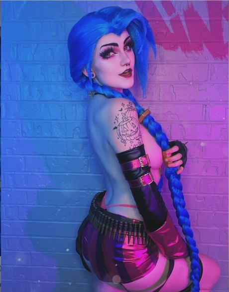 Nonbinate adult model pictures