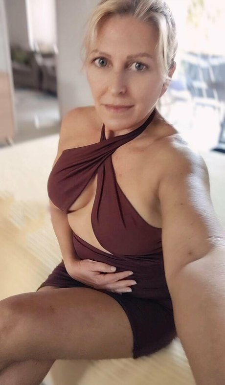 AmandaAdams pretty pornstar picture