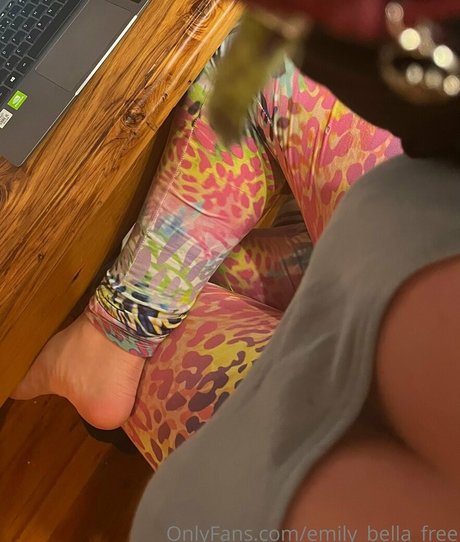 emily bella free model porn picture