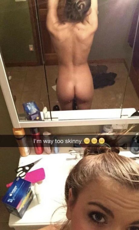 Carson Roney model naked photos