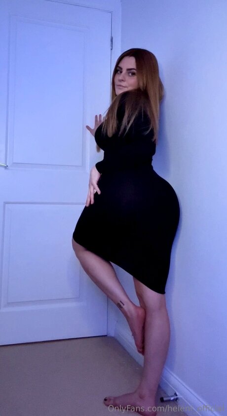 Helenr Official model photo