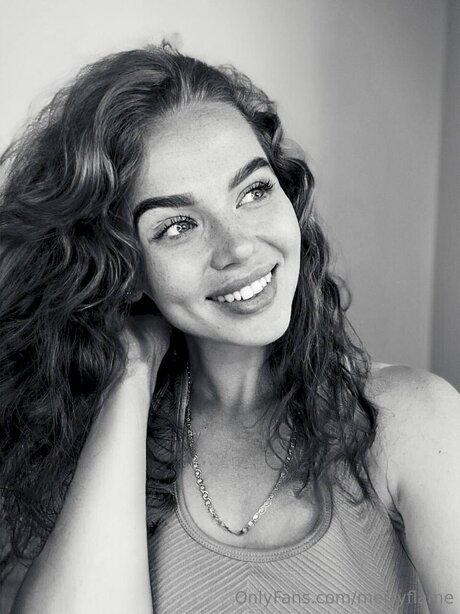 Vivian Tull erotic model archive