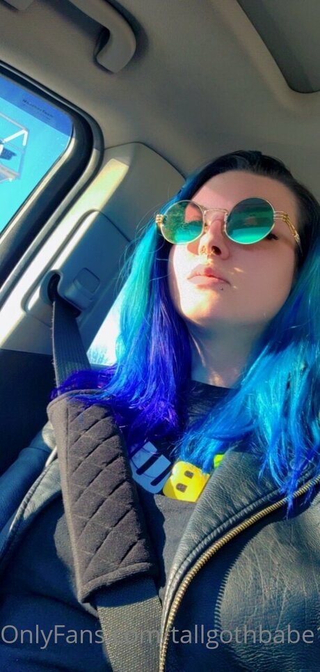Tallgothbabe14 star pic