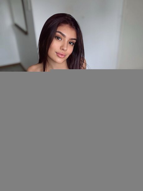 Luna Curly pornstar sexy picture