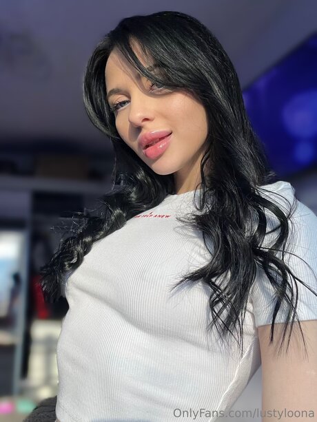 Lustyloona model porn archive