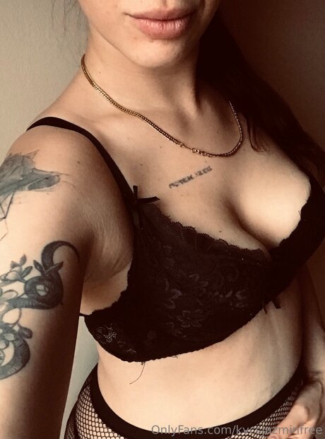 Kvcsjazminfree naked model images