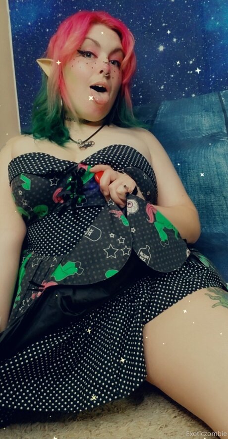 Exoticzombiefree naked star image