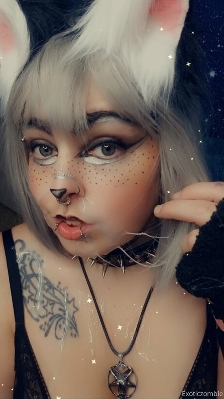 Exoticzombiefree model nude picture