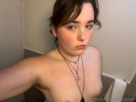 Tslolafree model photo